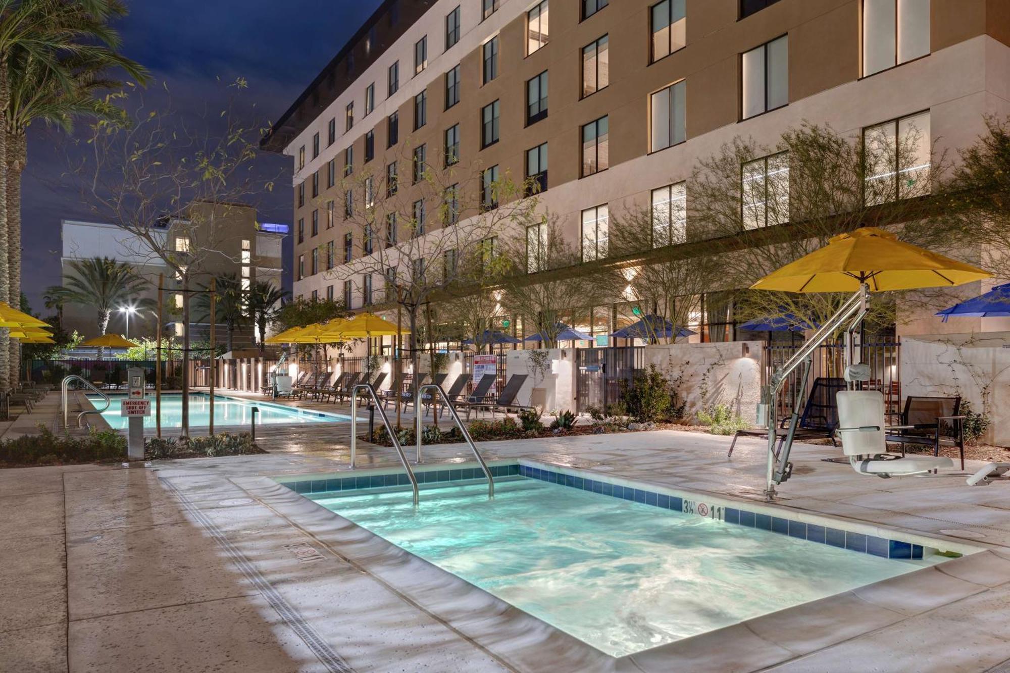 Hilton Garden Inn Anaheim Resort المظهر الخارجي الصورة